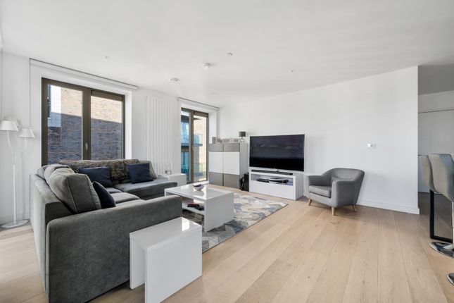3-bed flat on 39 Kelson House 8, Schooner Road, London, £675,000