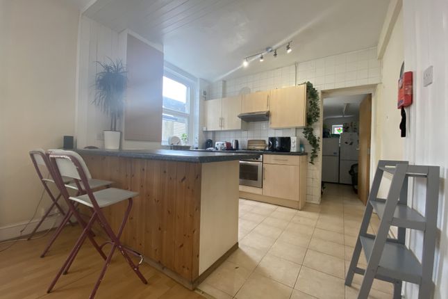 5, Pen y Wain Road, Cardiff photo 2