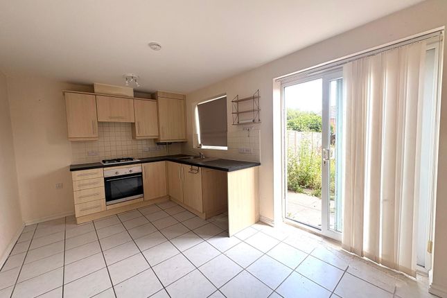 6, Naylor Green, ELLESMERE PORT photo 5