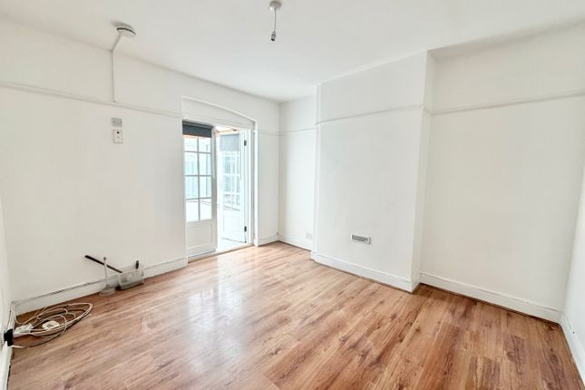 45, Meopham Road, Mitcham photo 4