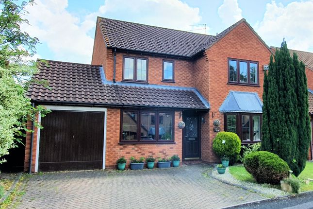 Thumbnail Detached house for sale in Otter Close, Redditch