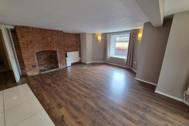 Flat 10, 17, Pine Court, Southport photo 5