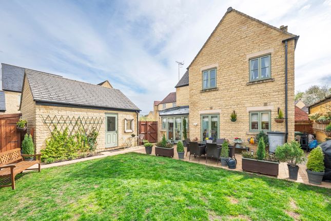 1 Fedden Road, Moreton-In-Marsh photo 4