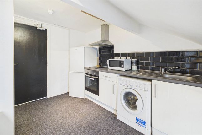 Room 26, 23-25, The Crescent, Middlesbrough photo 2