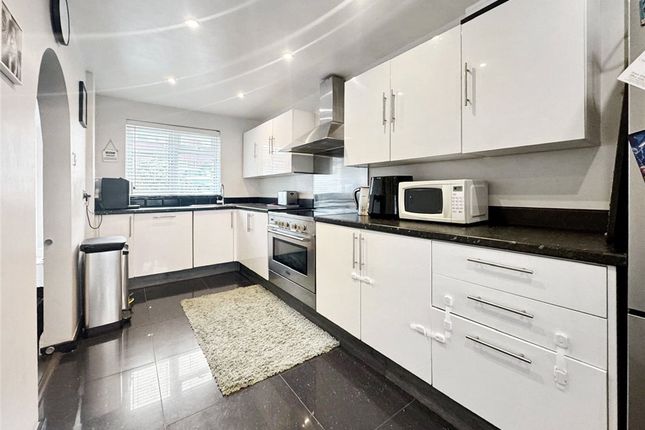 14, Ryarsh Crescent, Kent photo 3