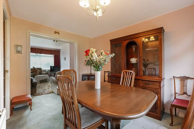 24, Newton Road, Renfrewshire photo 3