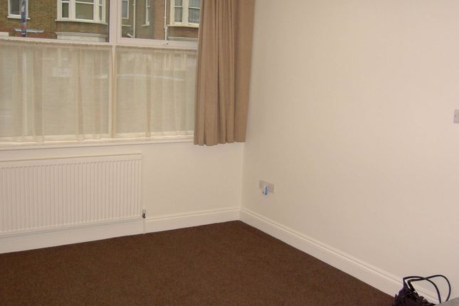 27, Cheltenham Road, Southend On Sea photo 2