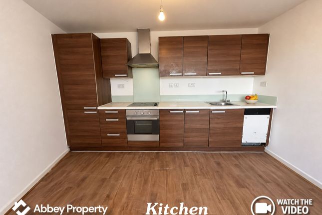 301 Point Red, Luton photo 4