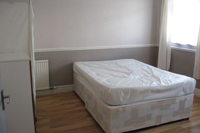Shared accommodation to rent in Titania Close, Colchester