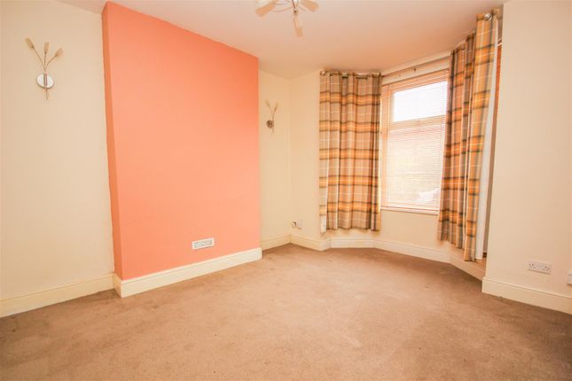 66, Oakley Road, Rushden photo 4