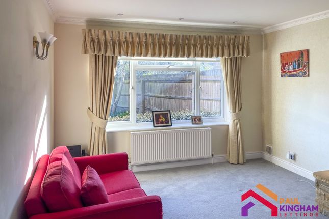 24, The Meadows, Flackwell Heath photo 3