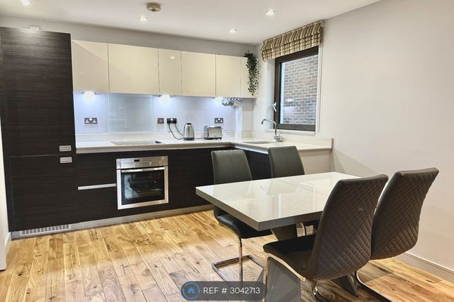Flat, Sunflower Court Granville Road, London photo 3