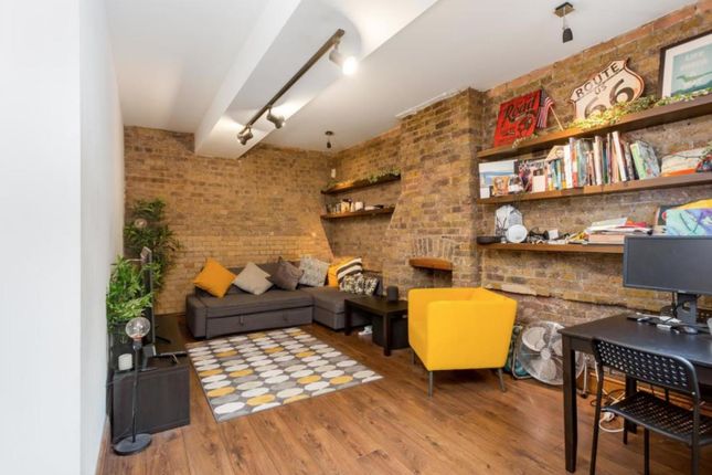 Thumbnail Flat to rent in Prince Of Wales Passage, London