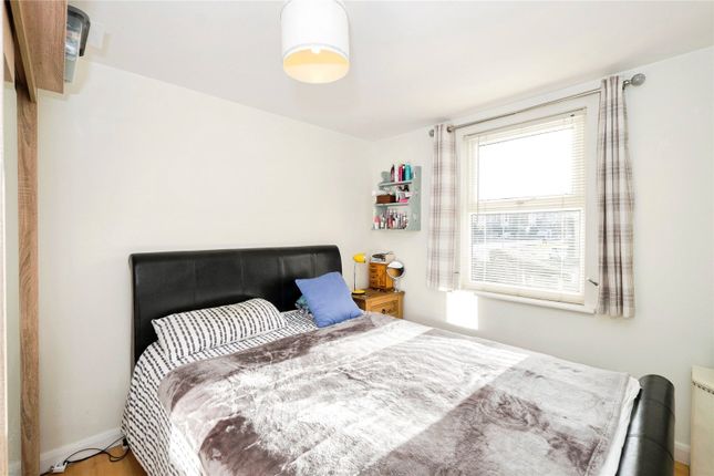 Flat 6, Cameo Court,, South Roskear Terrace, Cornwall photo 4