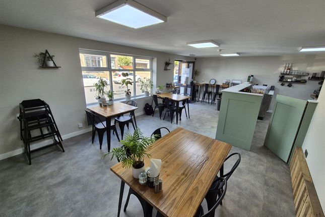 Thumbnail Restaurant/cafe for sale in Cafe &amp; Sandwich Bars BD10, Greengates, West Yorkshire