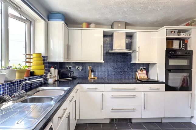 1 Hawthorn Close, Coalville photo 3