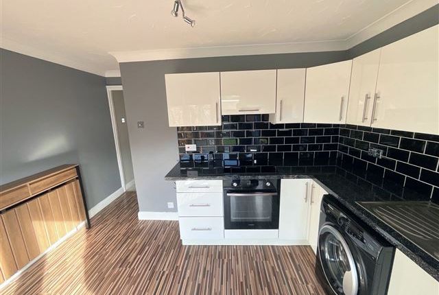 6, Springfield Close Eckington, Sheffield photo 3
