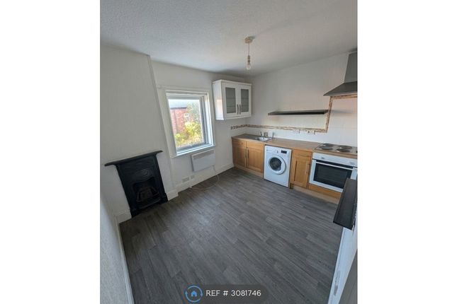 1-bed flat on York Terrace, Southport, £525/mo