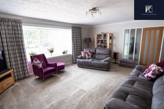12, Fraser Gardens, Kirkintilloch photo 4
