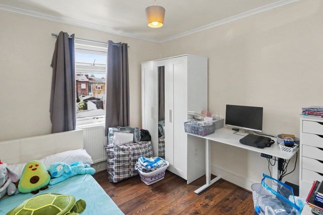 7, Gladstone Road, Tolworth photo 5