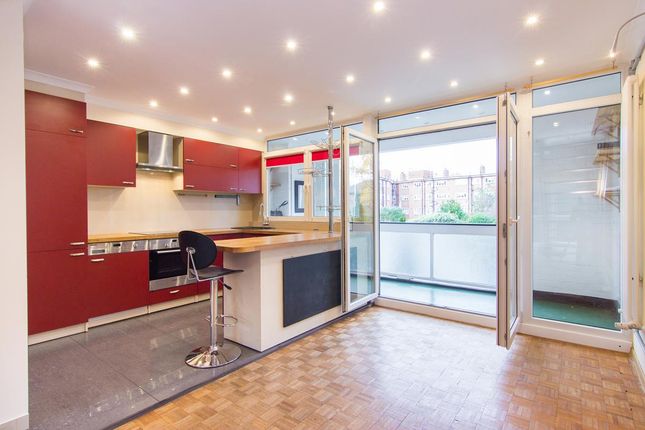 Thumbnail Flat to rent in Falconhurst, The Crescent