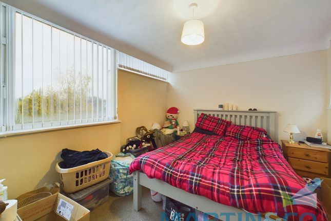 Flat for sale in Woolton Road, Allerton, Liverpool