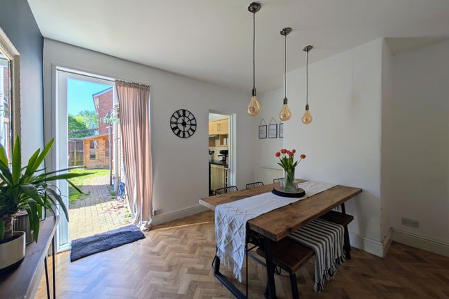 20, Victoria Road, Gloucester photo 4