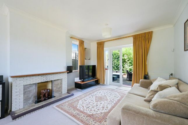 15, Shawley Way, Epsom photo 2