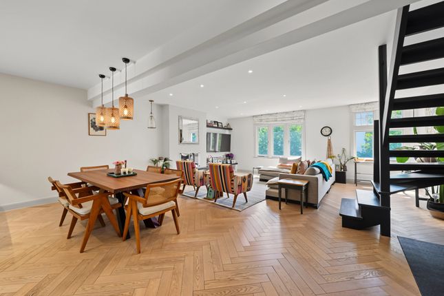 3-bed flat on Flat 3, 5, St. John's Wood Road, London, £8,000/mo