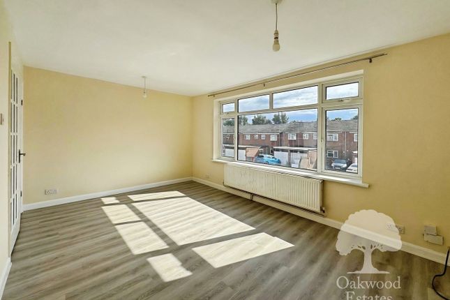 165, Weekes Drive, Slough photo 3