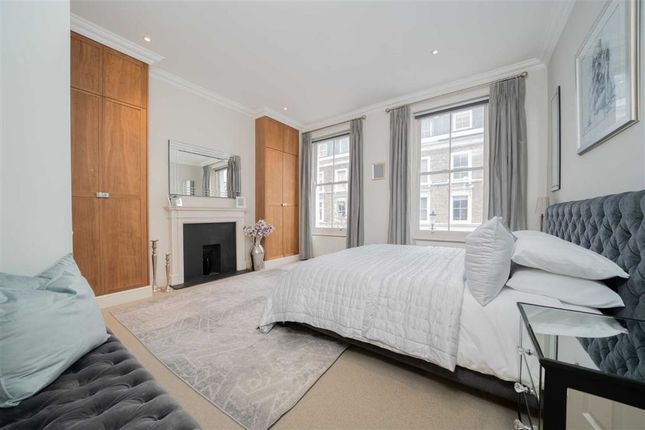 Flat for sale in Ifield Road, London