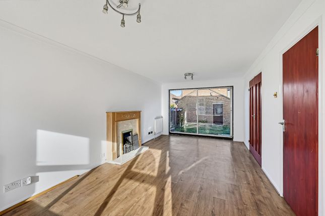 5 Auriol Park Road, Worcester Park photo 4