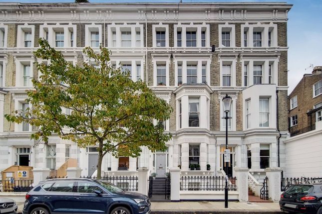 Flat to rent in Cathcart Road, Chelsea, London