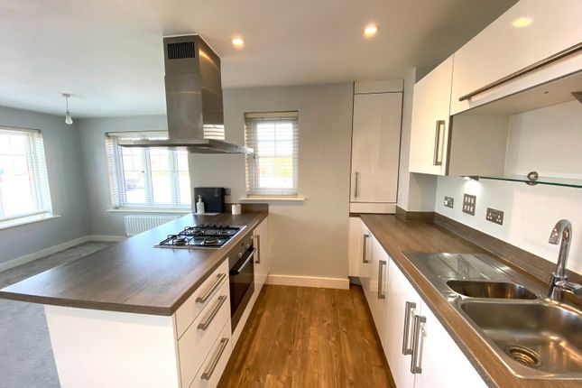 2, Millpond Lane, Horsham photo 5