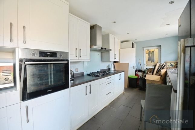 29, Kent View, South Ockendon photo 4