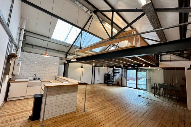Office to let in Paintworks, Bristol