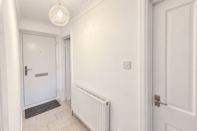 14, Sharrow Vale, High Wycombe photo 2