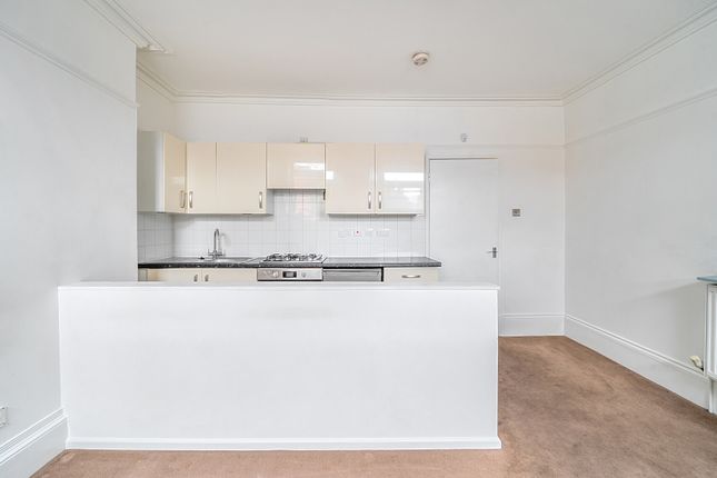 Flat 2, 7, Berkeley Street, Gloucestershire photo 4