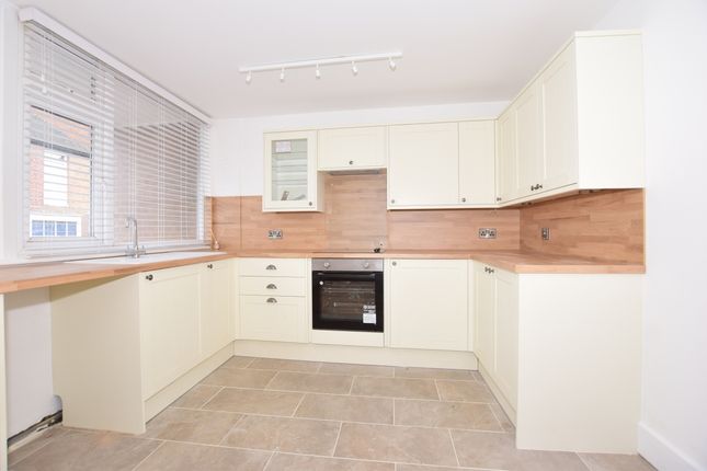 Flat to rent in Broad Street, Canterbury
