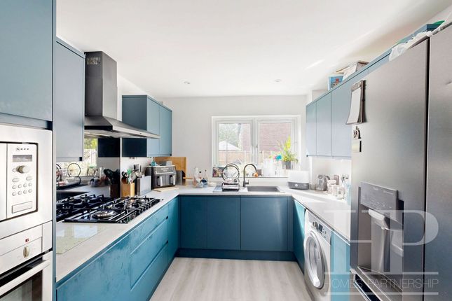 5 Mercury Close, Crawley photo 2