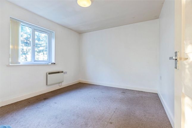23, St. James Court, Greater Manchester photo 3