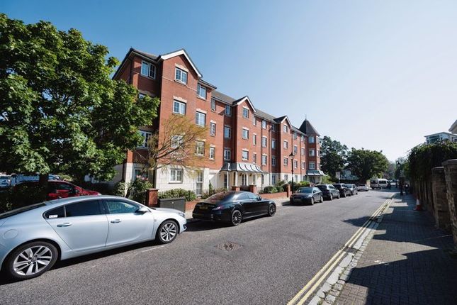 Flat for sale in Holmbush Court, Southsea