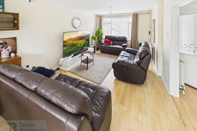 4, Epsom Road, Crawley photo 3