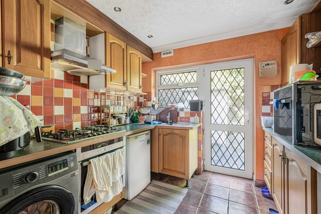 29, Binyon Crescent, Stanmore photo 4