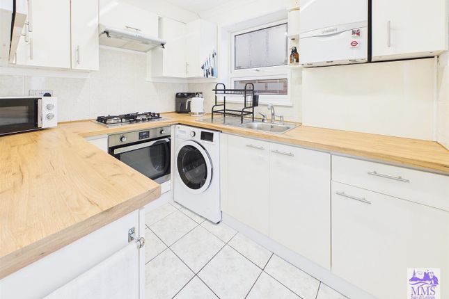 46, Settington Avenue, Chatham photo 2