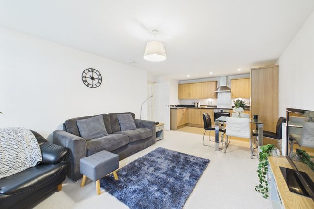 4 Kingshill House, High Wycombe photo 3