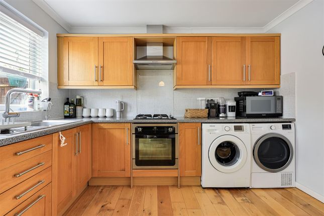3, Daws Close, Cambridge photo 4