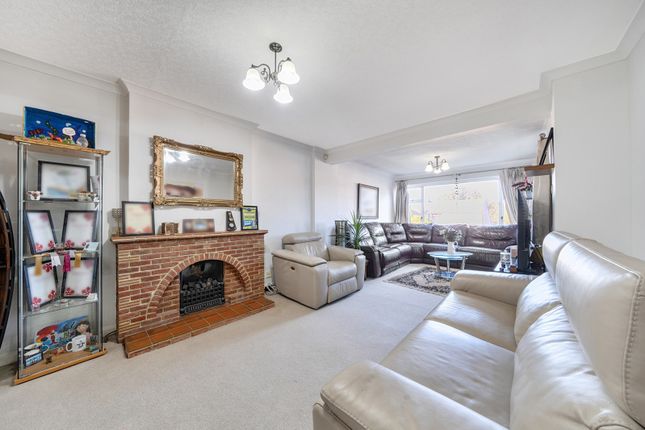 10, Warren Gardens, Orpington photo 4
