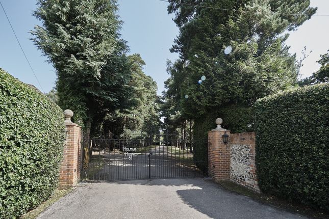 Holmer Ridings, Sheepcote Dell Road, High Wycombe photo 4