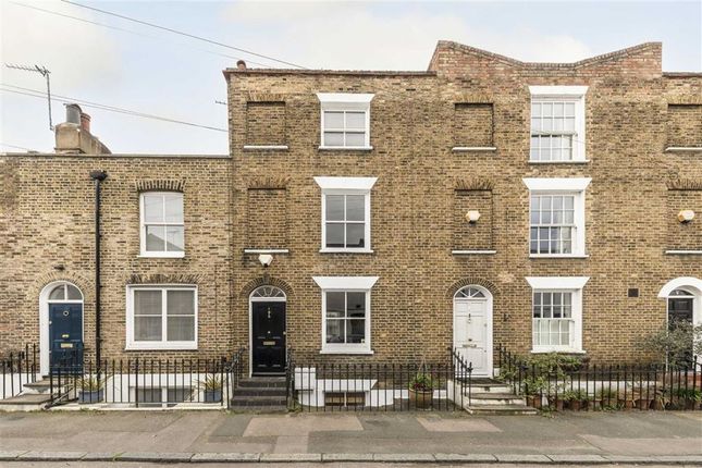 Thumbnail Property for sale in Straightsmouth, London